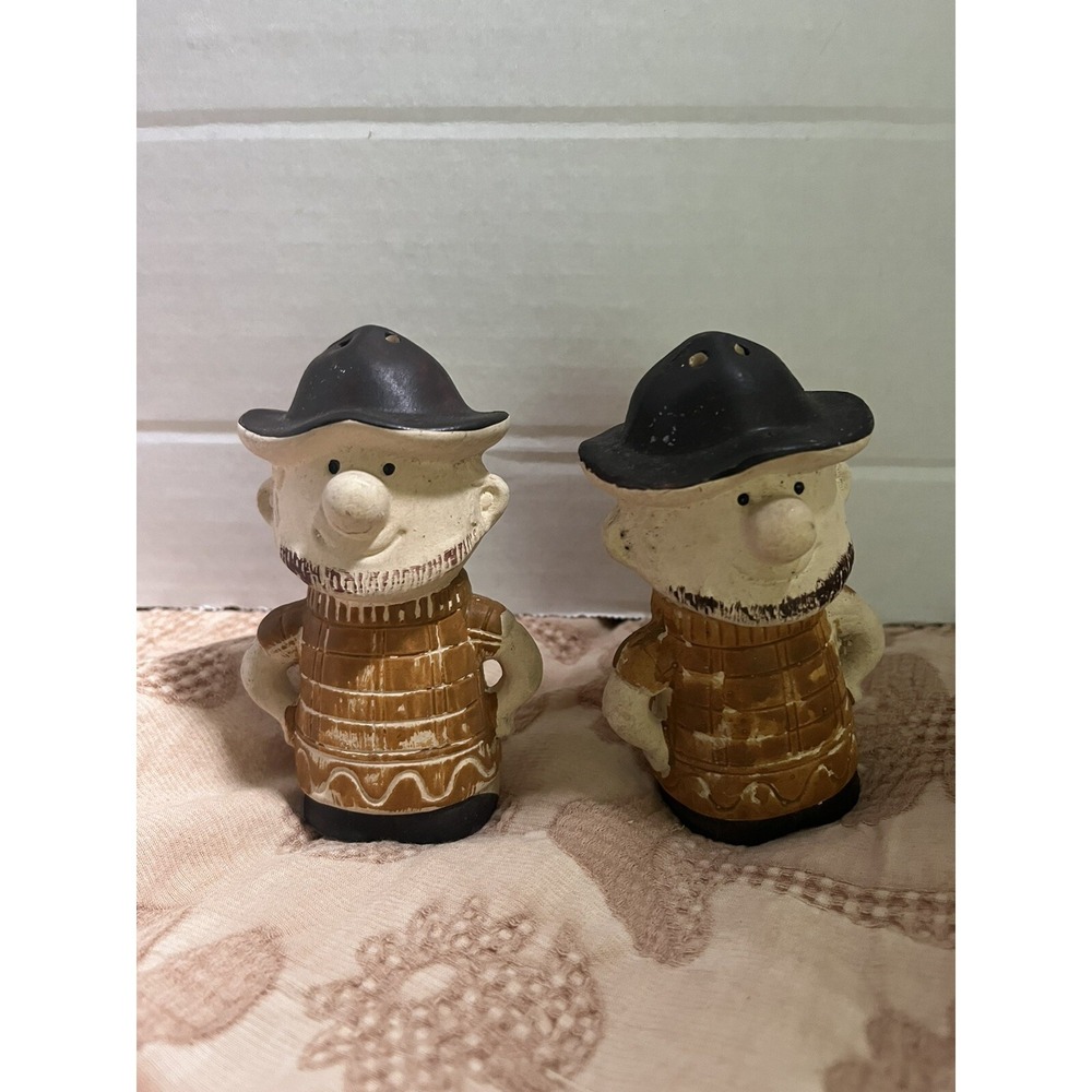 Vintage Amish Figurines Men Salt/Pepper Shakers Japan